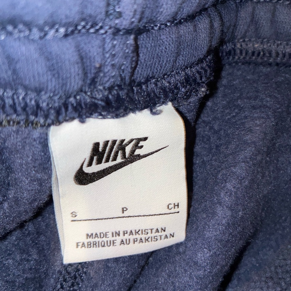 Men’s Nike Sweatsuit - Picture 4 of 7